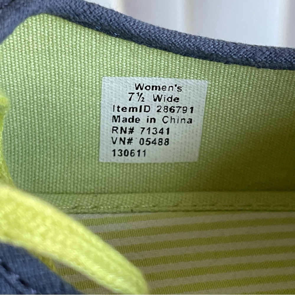 L.L. Bean Blue Canvas Low Top Sneakers Size 7.5 Wide - Picture 10 of 11